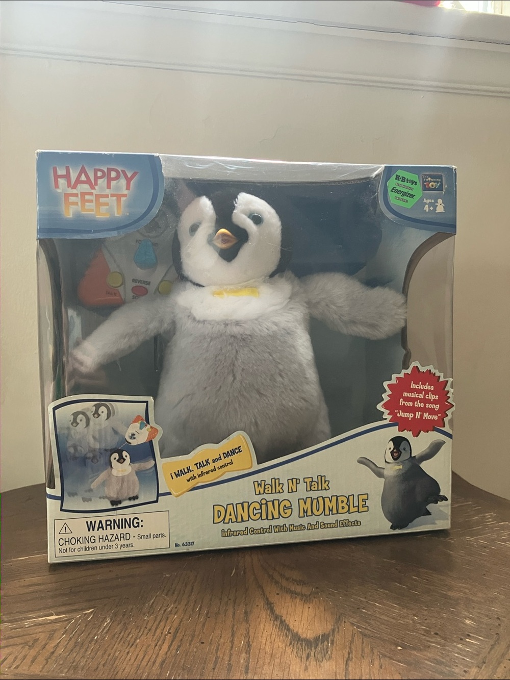 HAPPY FEET Walk N’ Talk Dancing Mumble NIB**